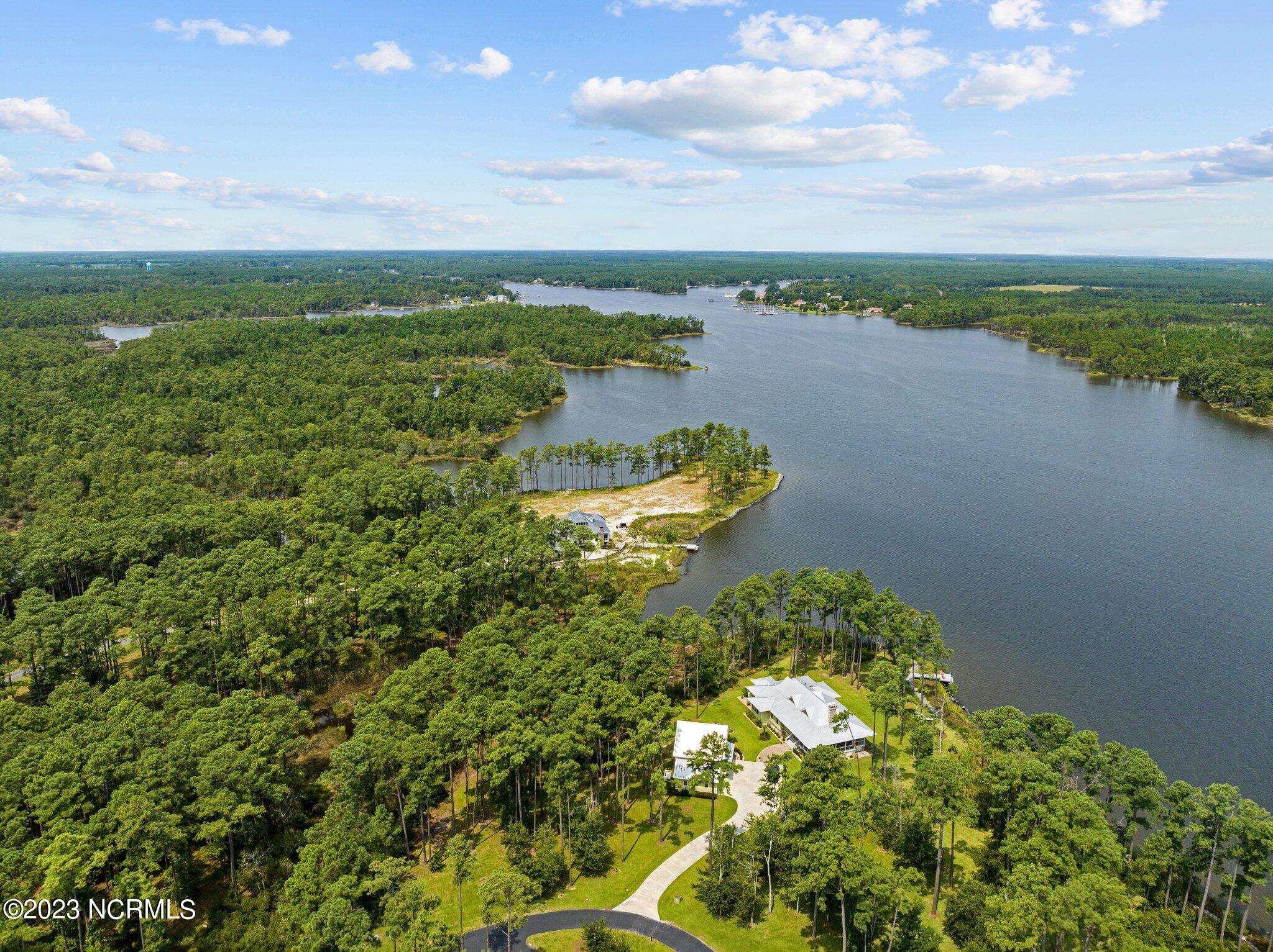 142 Broadview Point Oriental, NC 28571 - Photo 3 of 36 142 Broadview Point 121, Oriental, NC (2