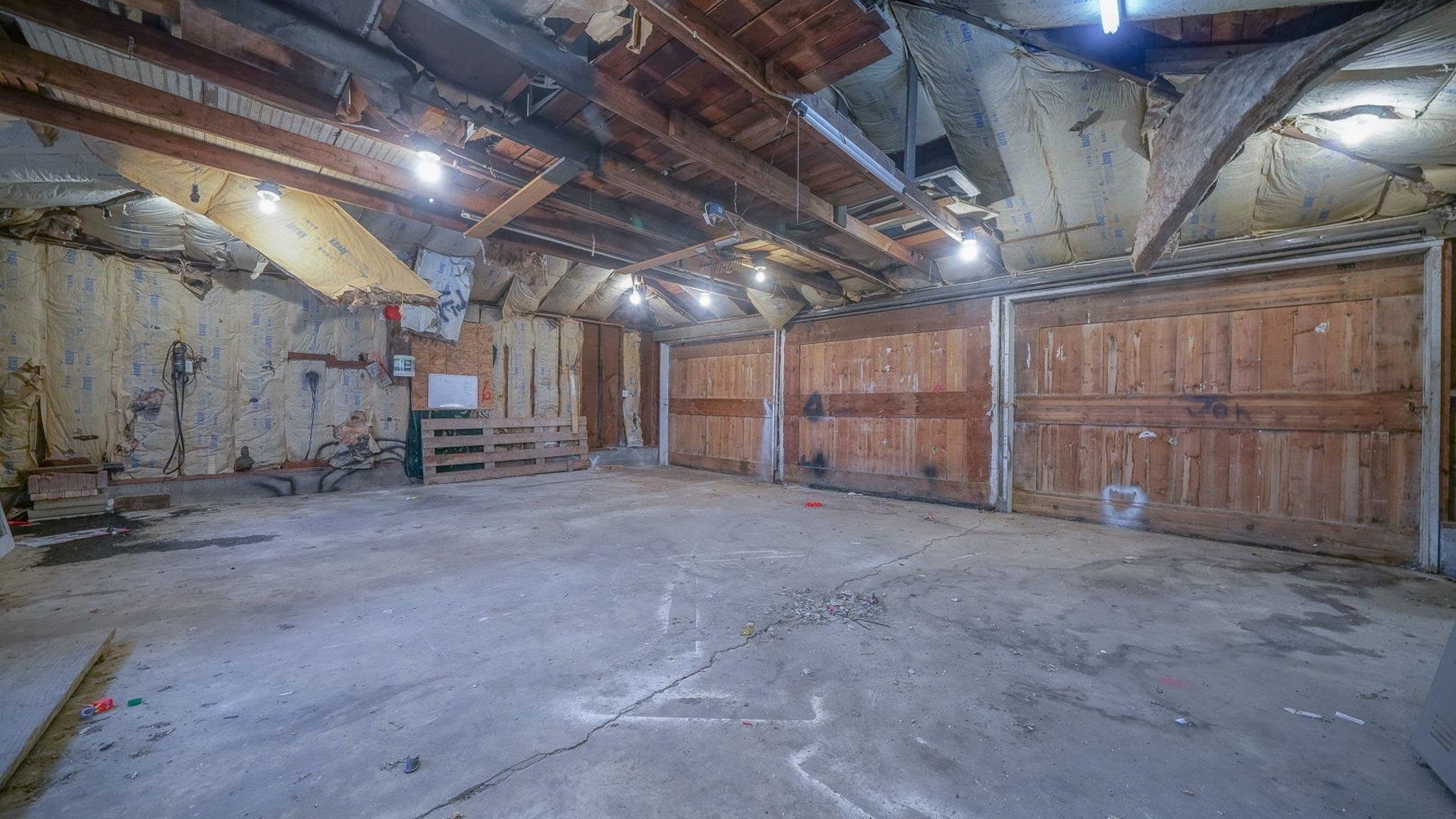 2610 Klinger Road Pecatonica, IL 61063 - Photo 15 of 53 a view of empty room with wooden ceiling