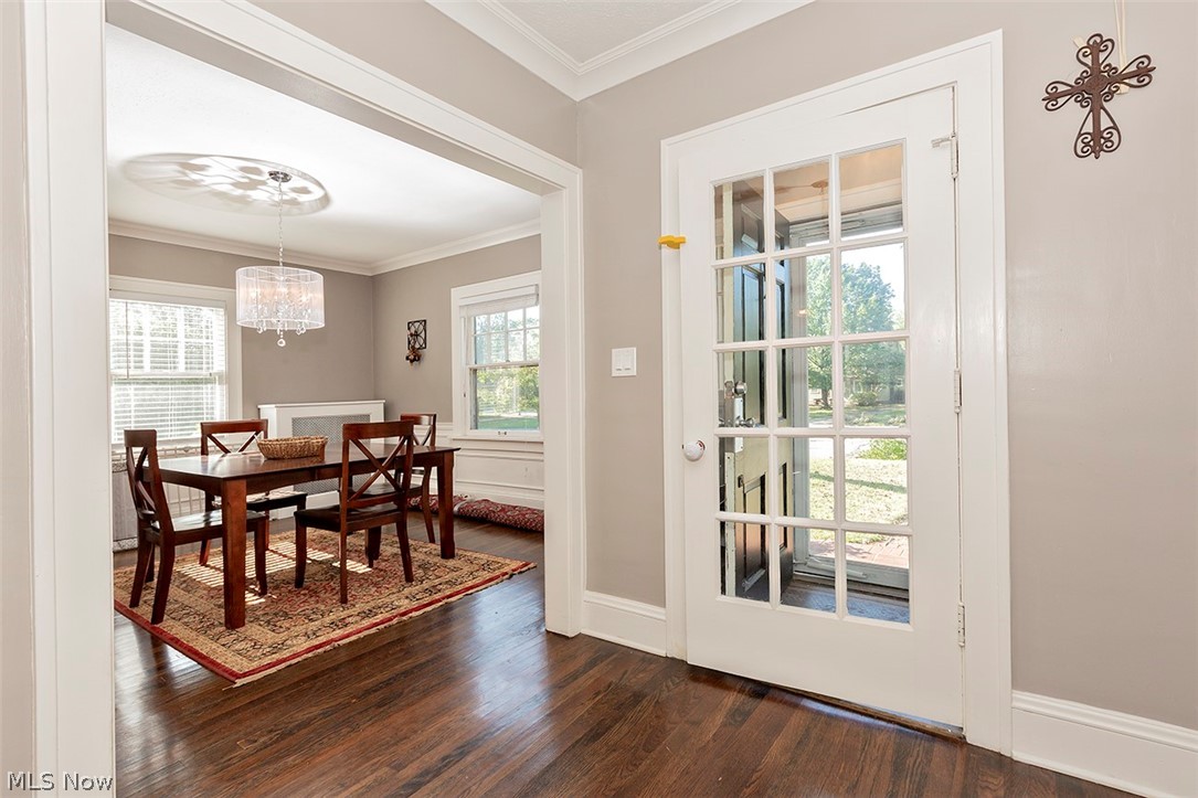 3239 Warrington Road Cleveland, OH 44120 - Photo 5 of 27