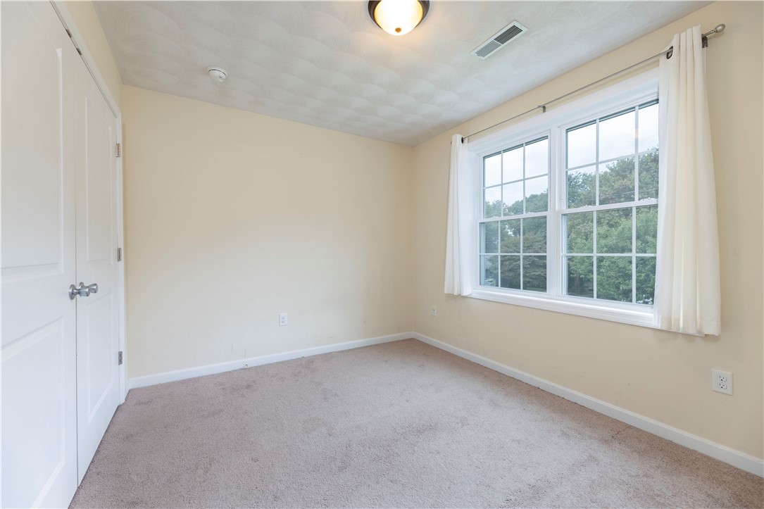 18 Betony Road Narragansett, RI 02874 - Photo 19 of 31 Second bedroom