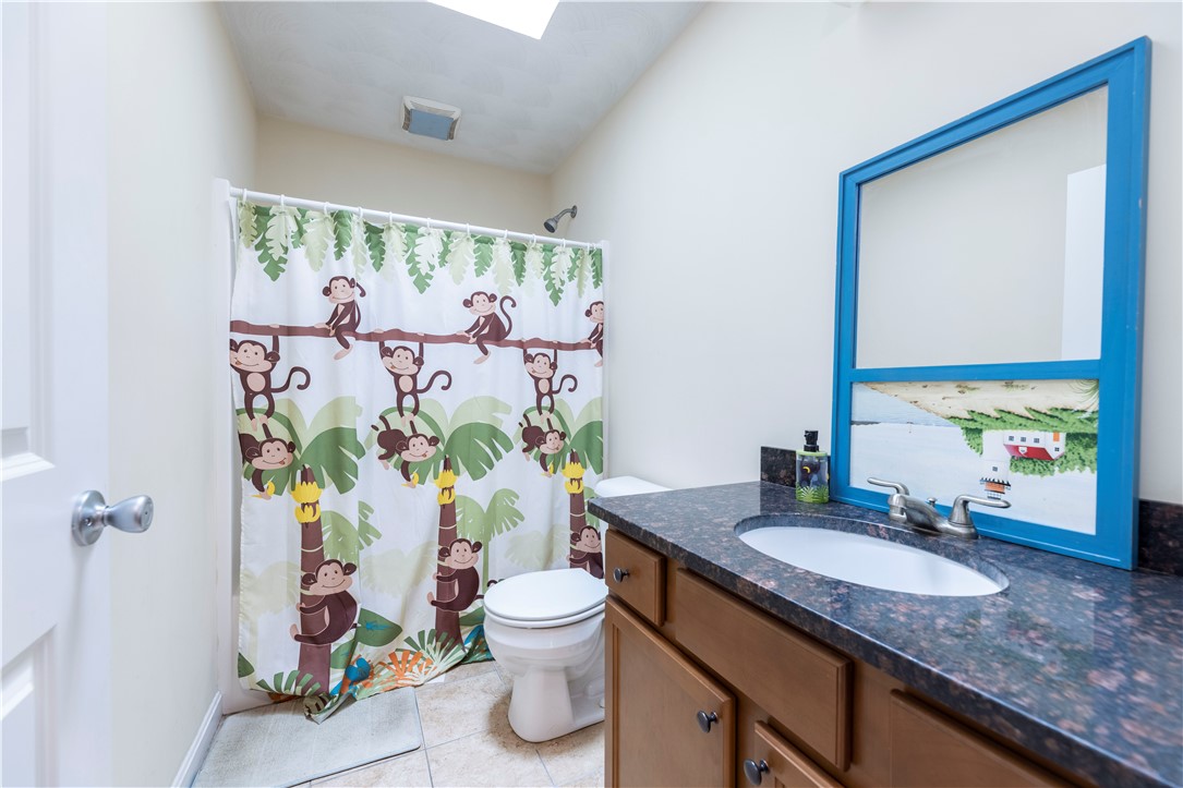 18 Betony Road Narragansett, RI 02874 - Photo 20 of 31 Second floor bathroom