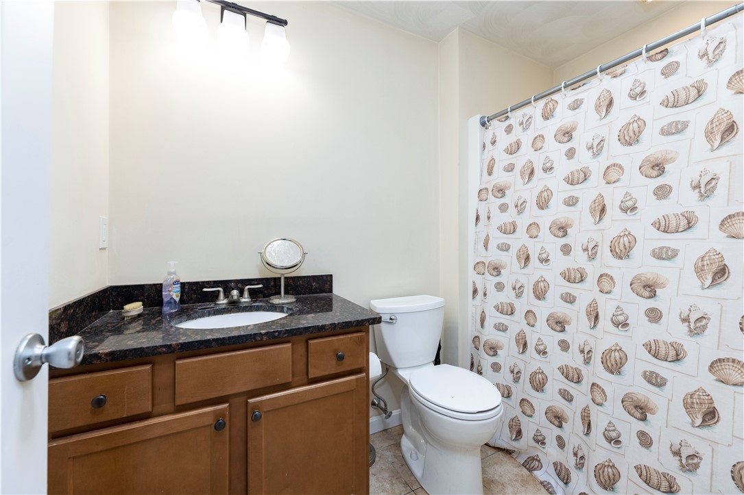 18 Betony Road Narragansett, RI 02874 - Photo 22 of 31 Master bathroom