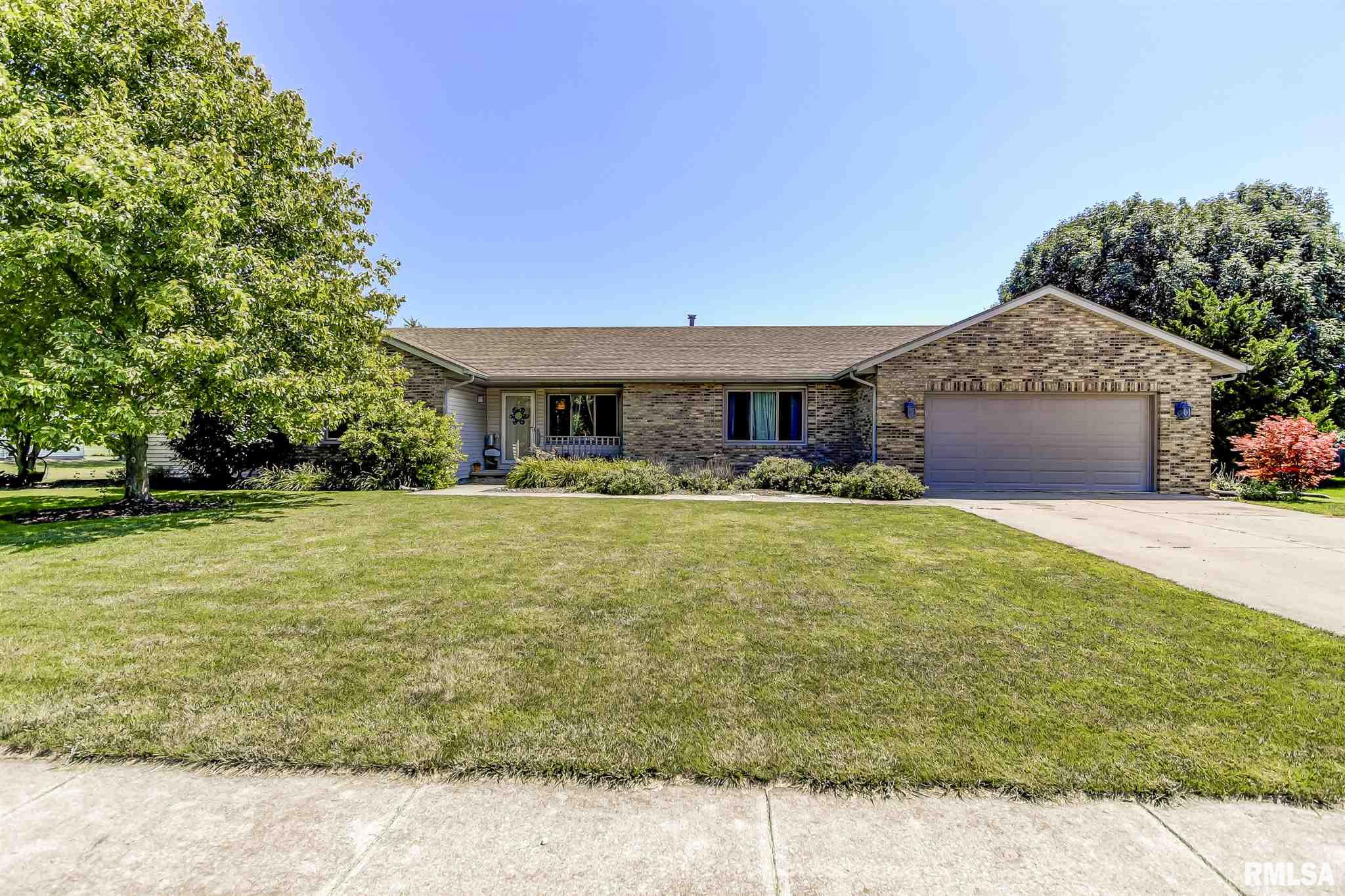 1124 Lenhart Road Springfield, IL 62711 - Photo 1 of 38 Gallery Image 1
