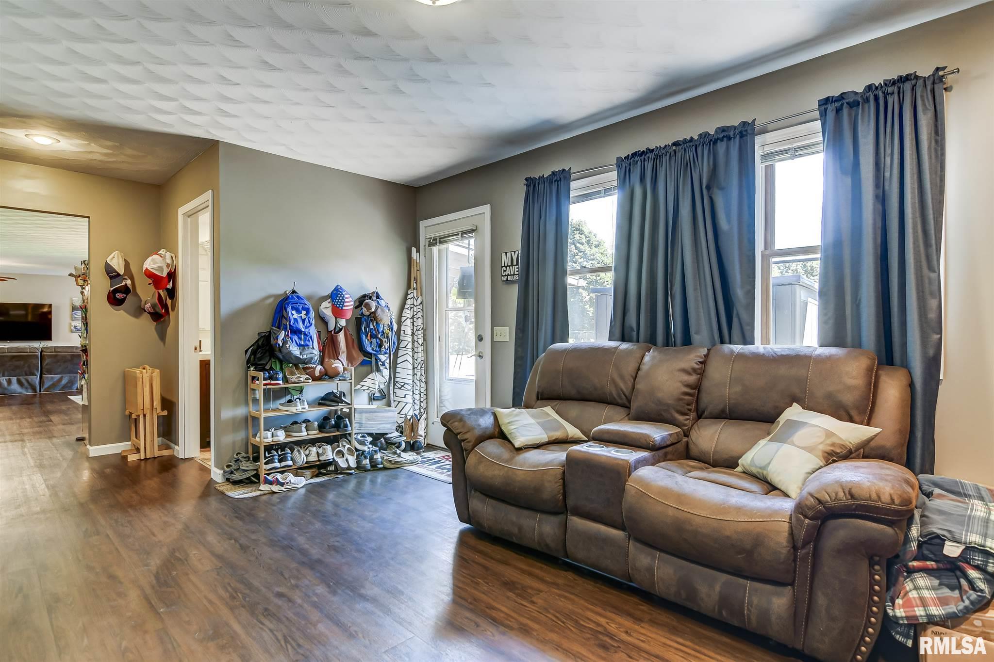 1124 Lenhart Road Springfield, IL 62711 - Photo 11 of 38 Gallery Image 11