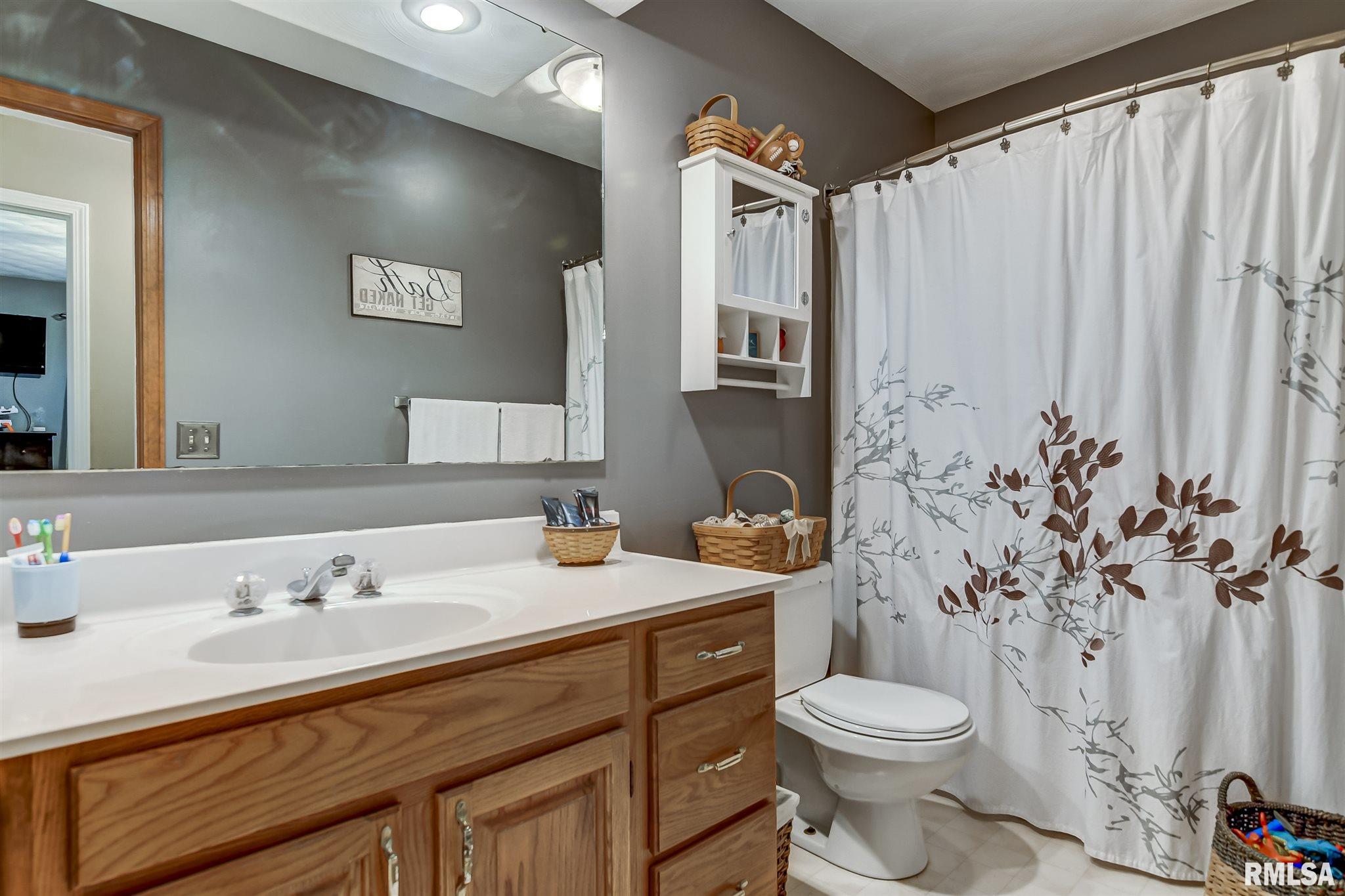 1124 Lenhart Road Springfield, IL 62711 - Photo 12 of 38 Gallery Image 12