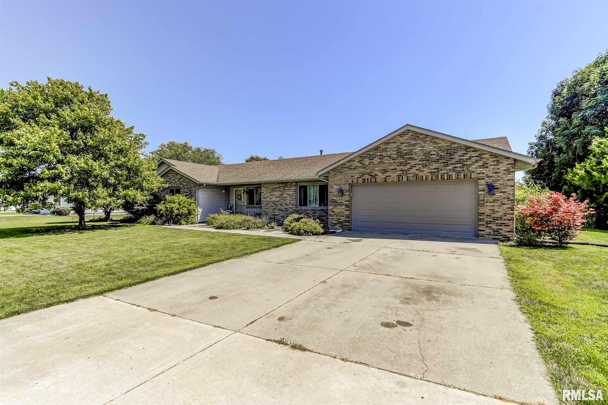 1124 Lenhart Road Springfield, IL 62711 - Photo 2 of 38 Gallery Image 2