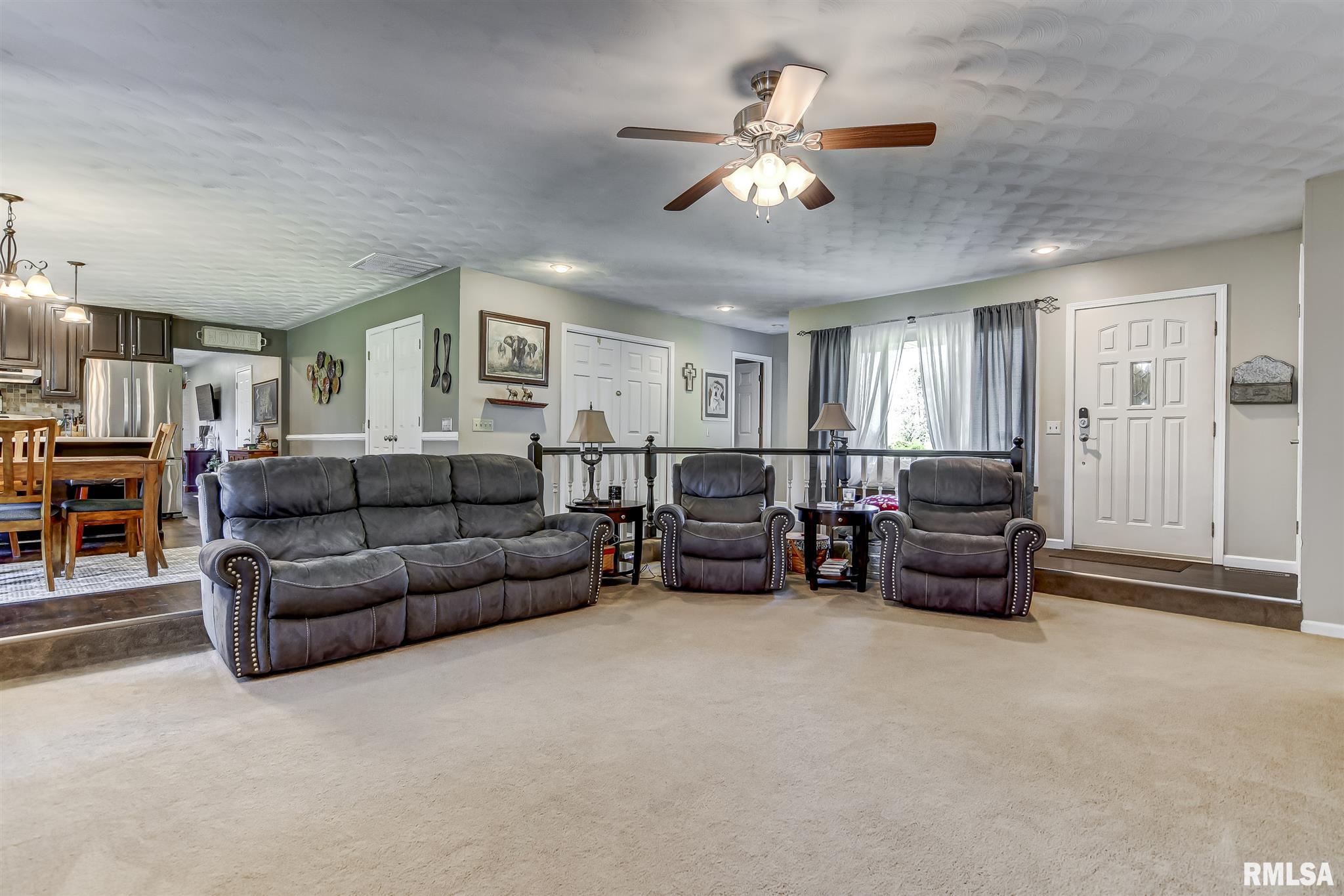 1124 Lenhart Road Springfield, IL 62711 - Photo 4 of 38 Gallery Image 4
