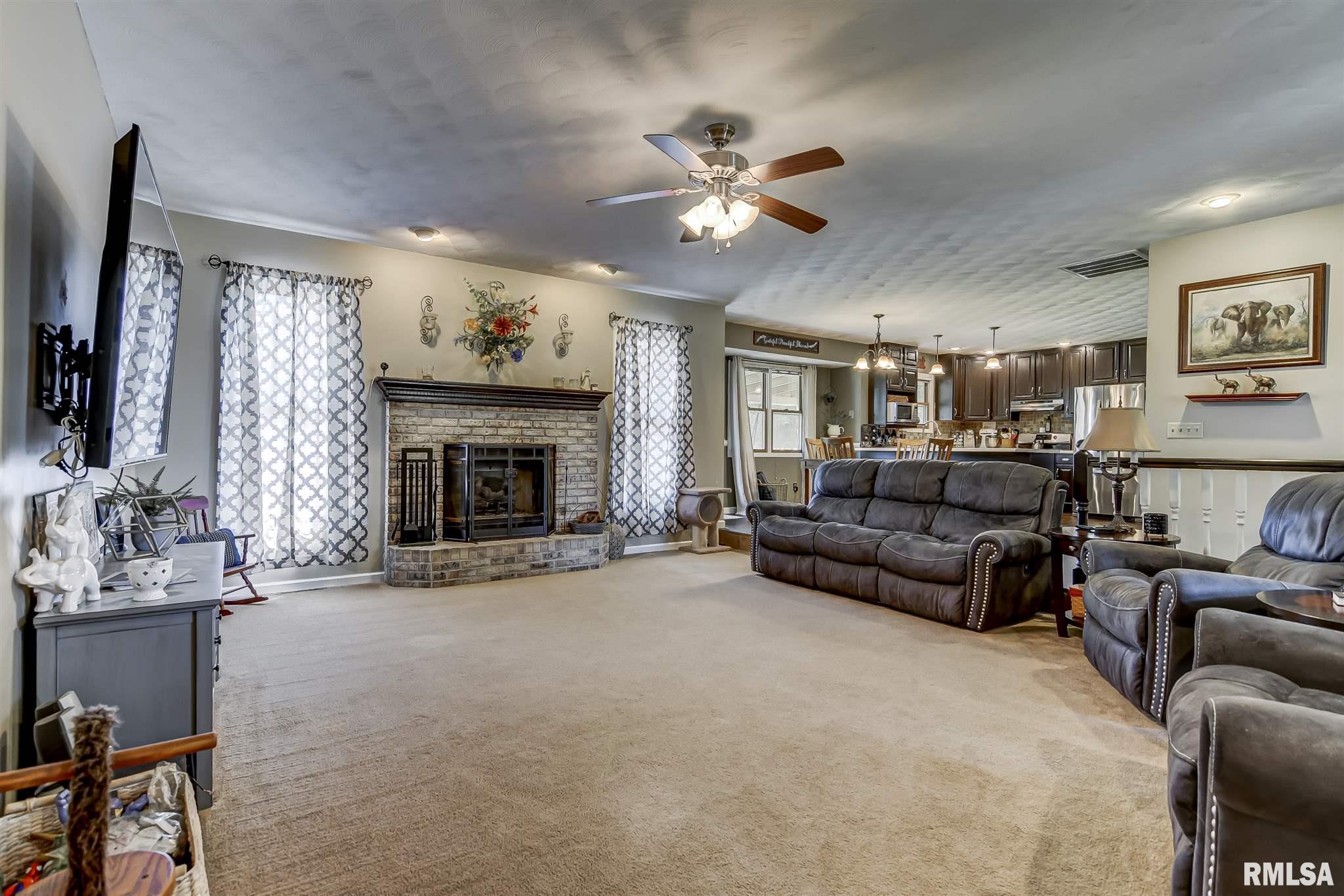 1124 Lenhart Road Springfield, IL 62711 - Photo 6 of 38 Gallery Image 6