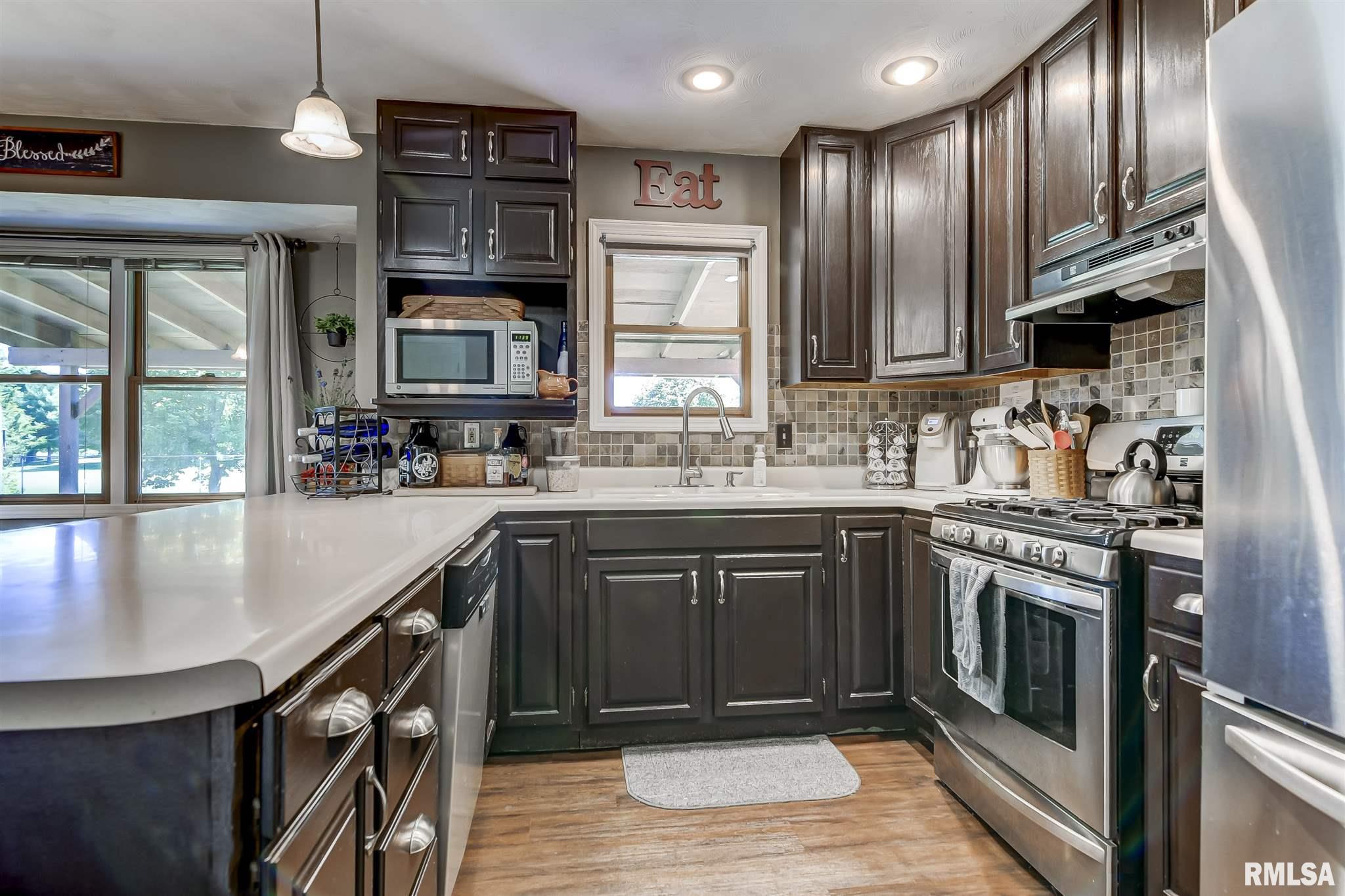 1124 Lenhart Road Springfield, IL 62711 - Photo 9 of 38 Gallery Image 9
