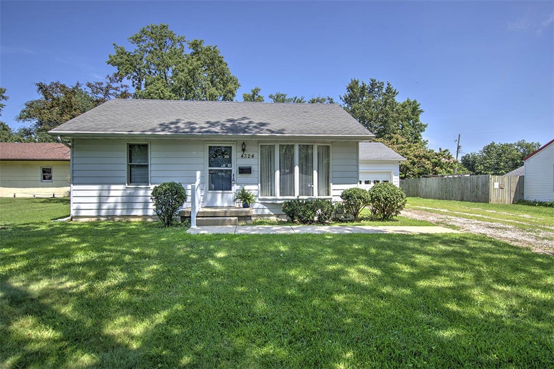 4324 East Cleveland Avenue Decatur, IL 62521 - Photo 1 of 26