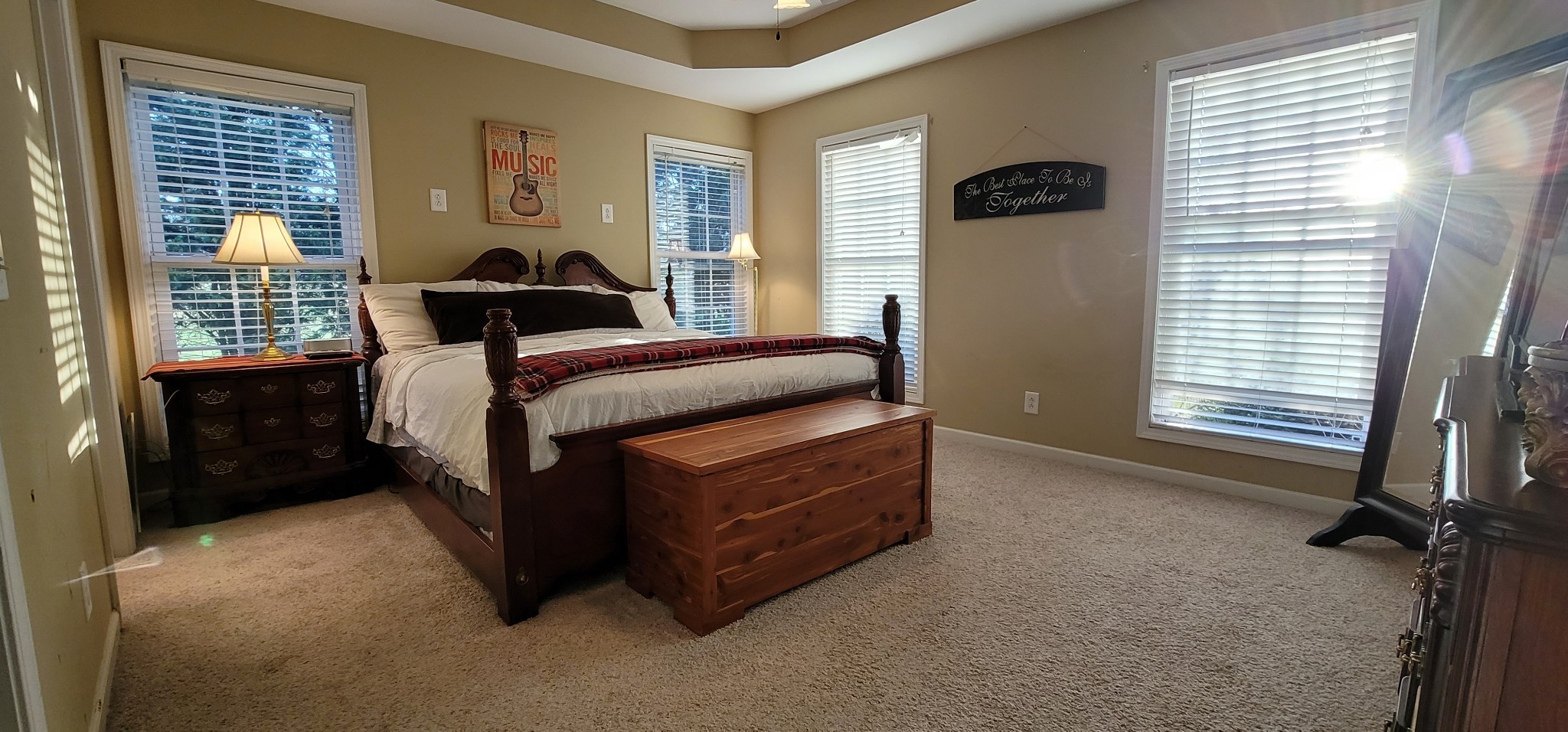 6197 H B Lee Road Springfield, TN 37172 - Photo 27 of 60 a bed room with a bed and a window