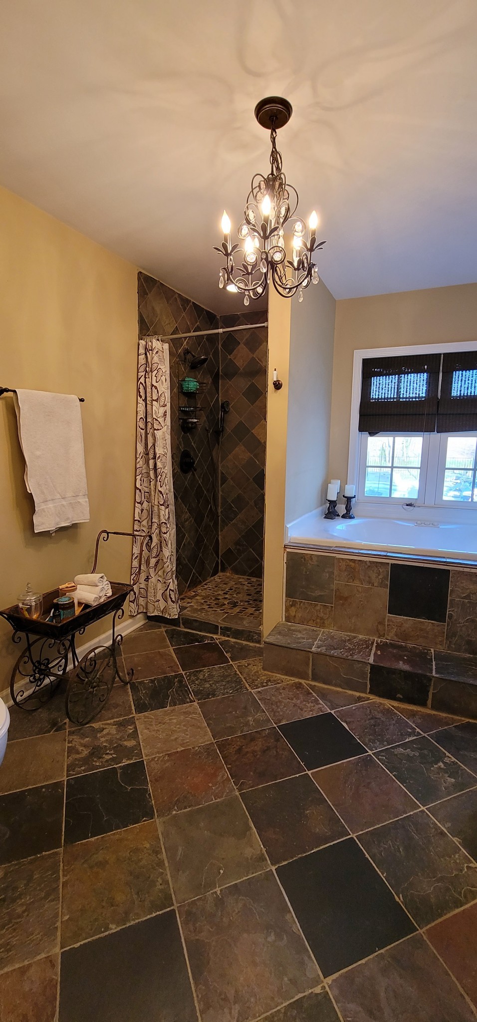 6197 H B Lee Road Springfield, TN 37172 - Photo 33 of 60 a room with gym equipment