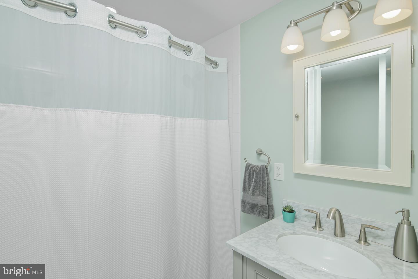 147 Upper Ferry Road Ewing, NJ 08618 - Photo 15 of 25 Bathroom