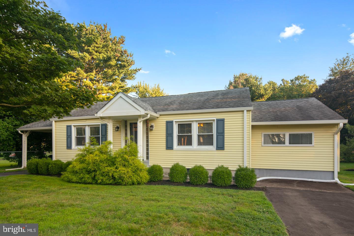 147 Upper Ferry Road Ewing, NJ 08618 - Photo 3 of 25 Exterior: Front