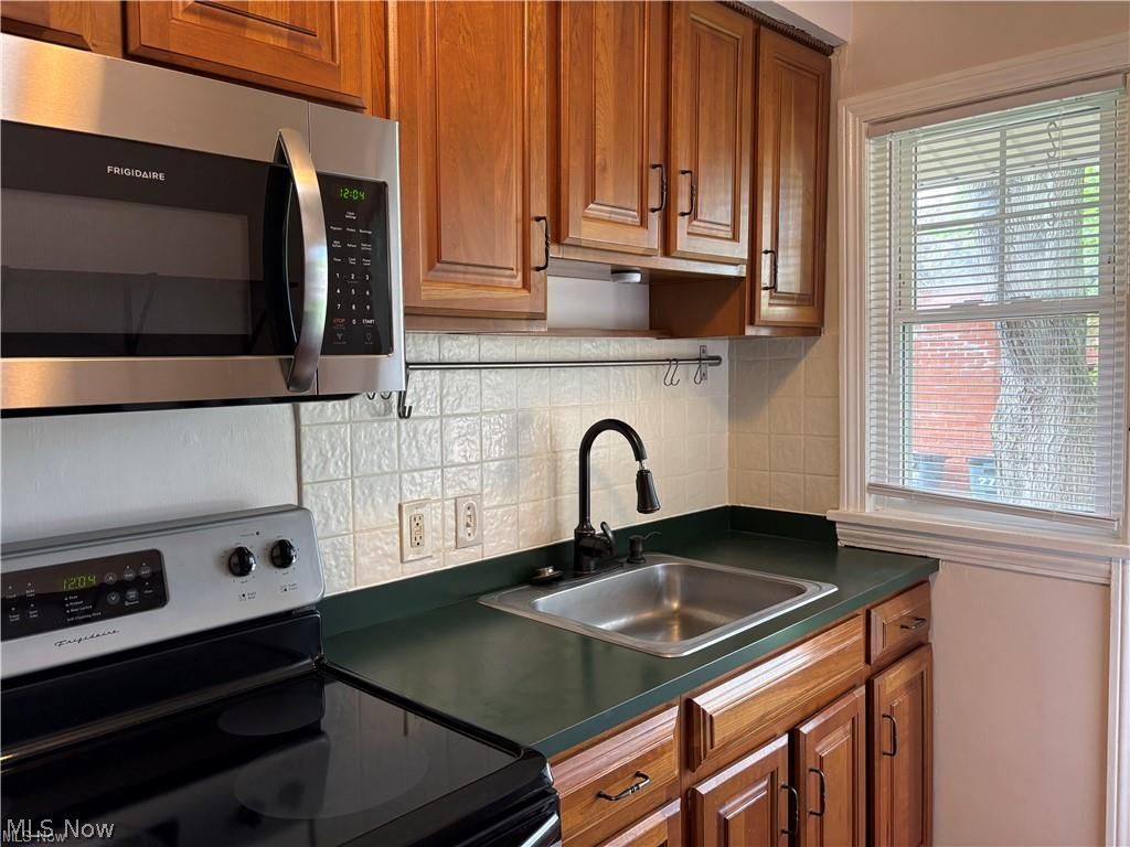 2748 Wooster Road Rocky River, OH 44116 - Photo 10 of 31 wood cabinets