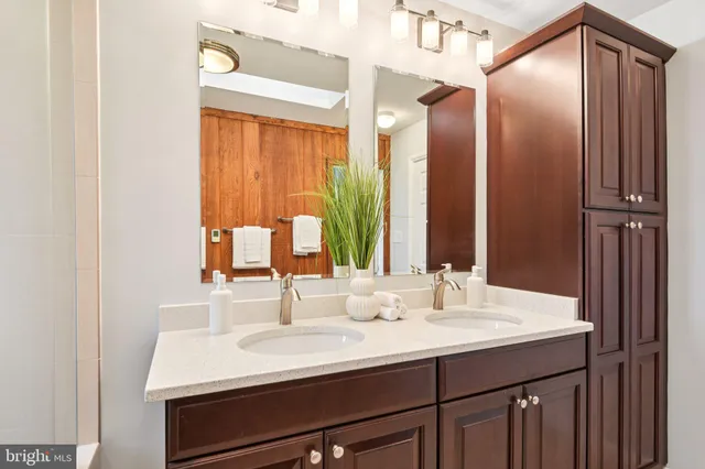 $935,000 | 1830 North Ode Street, Arlington, VA 22209