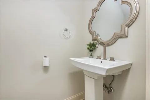 $649,900 | 183 Vanira Avenue Southeast, Atlanta, GA 30315