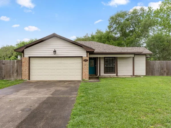 $1,645 | 7 Columbella Street, Bay City, TX 77414