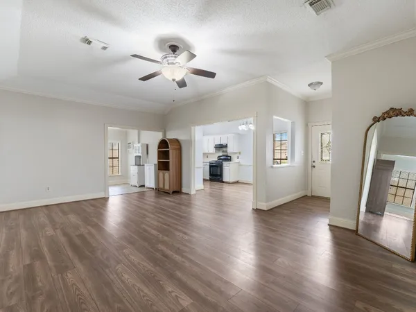 $1,645 | 7 Columbella Street, Bay City, TX 77414