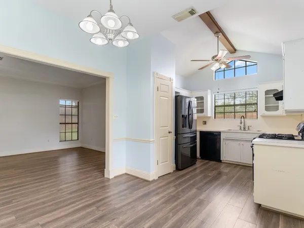 $1,645 | 7 Columbella Street, Bay City, TX 77414