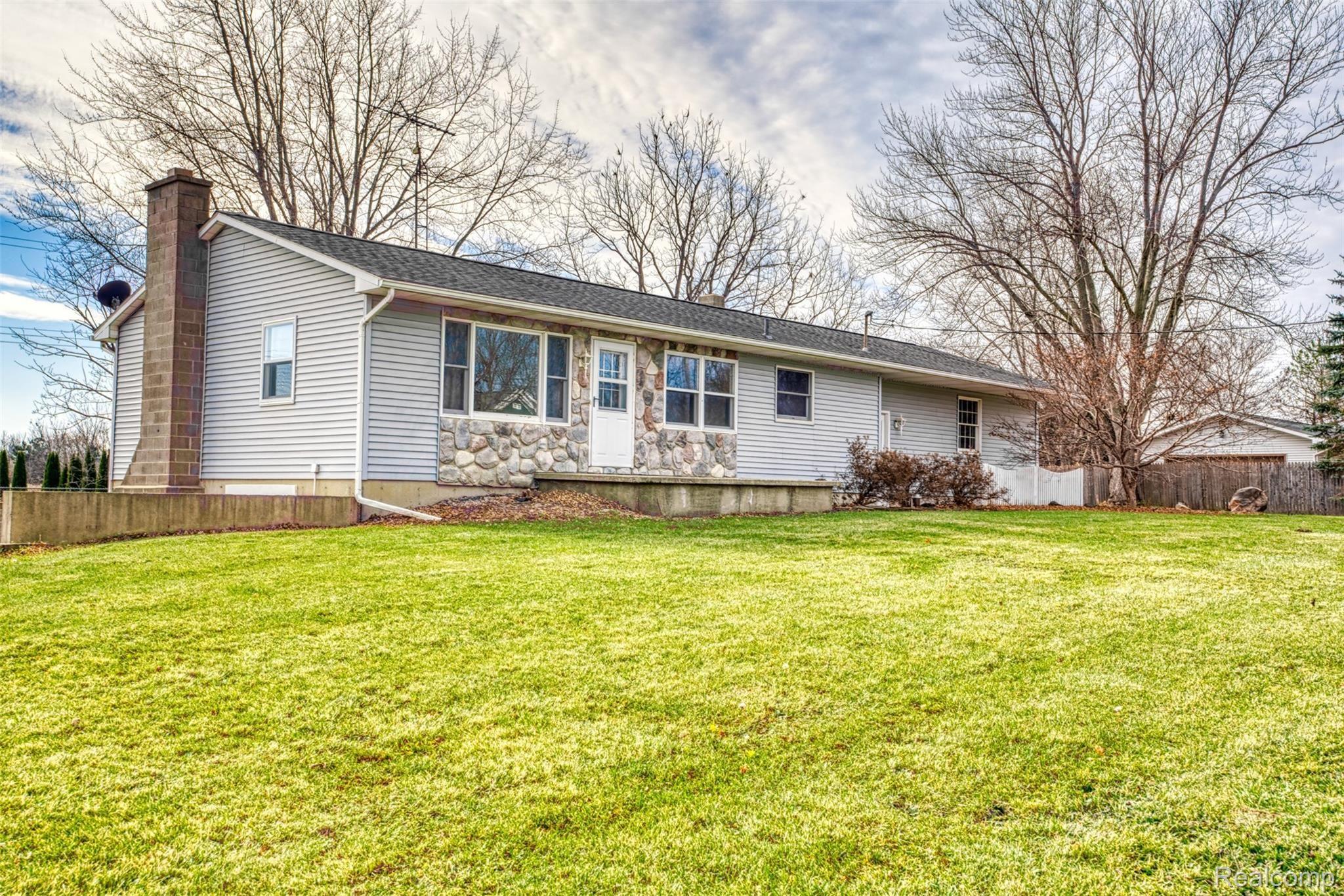 10189 West Sargent Road Fowlerville, MI 48836 - Photo 30 of 32 DSC05770_8.jpg