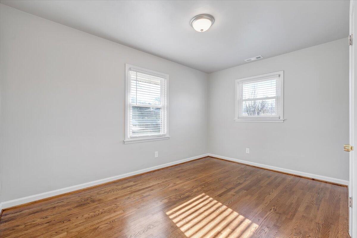 4948 Pomeroy Road Northwest Roanoke, VA 24017 - Photo 12 of 40 12-MIB08047