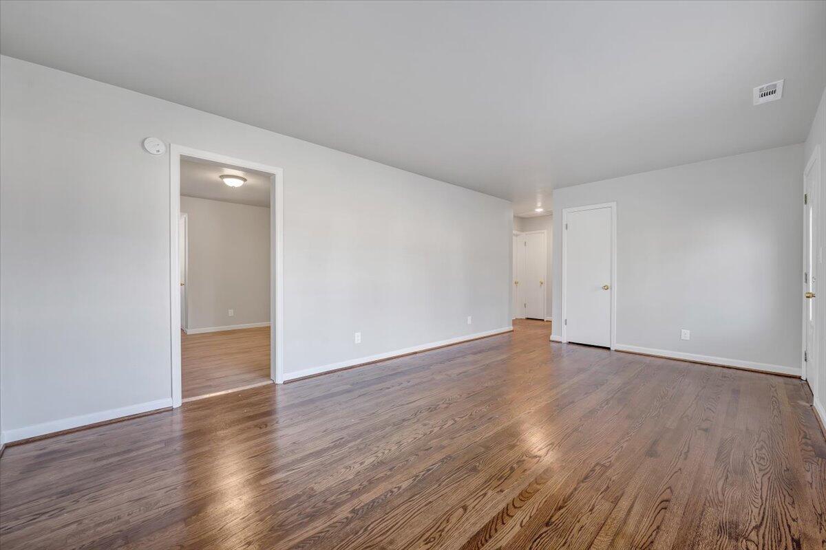 4948 Pomeroy Road Northwest Roanoke, VA 24017 - Photo 4 of 40 04-MIB08023
