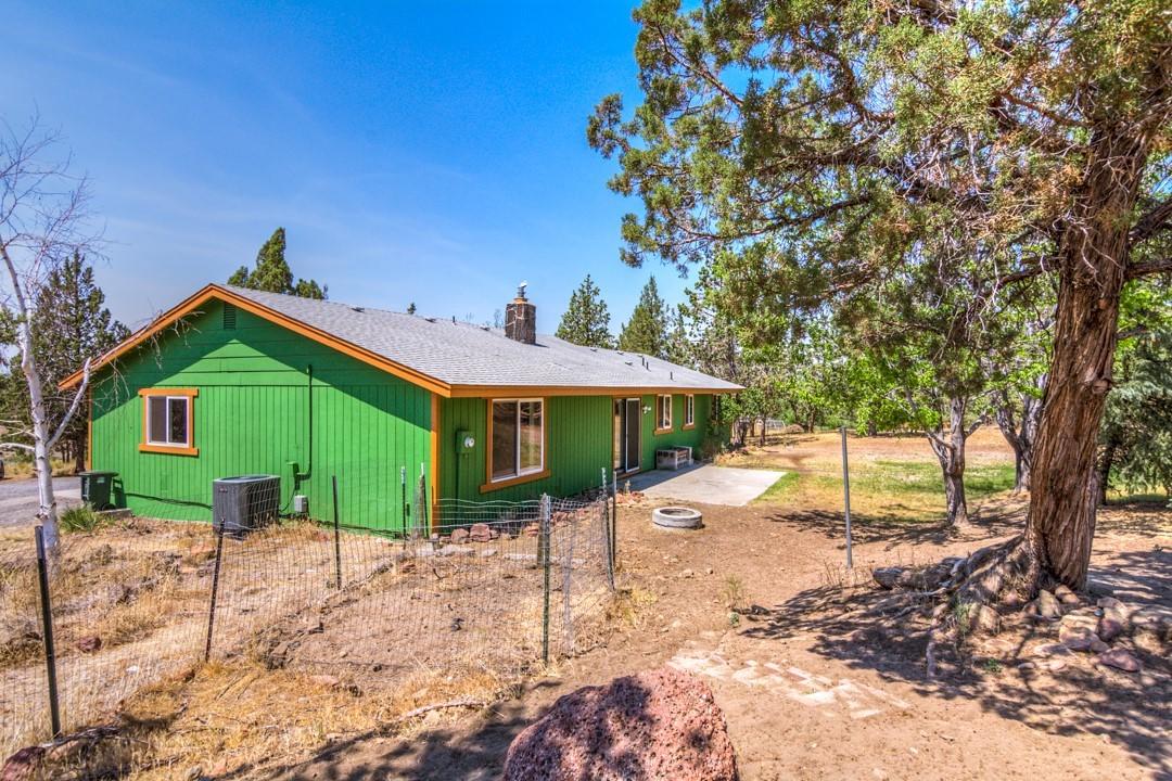 274 Southeast Hering Road Madras, OR 97741 - Photo 29 of 31 008