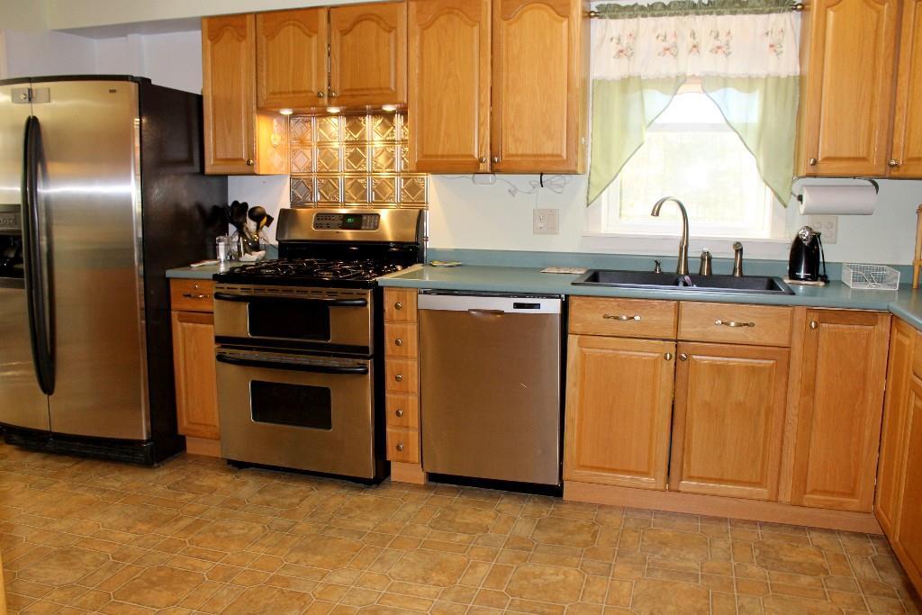 5 Edgewood Road Buxton, ME 04093 - Photo 4 of 29 Kitchen