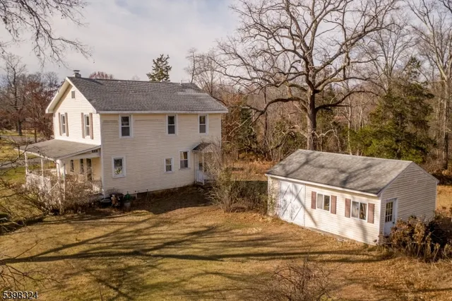 a view of a yard in front of a house