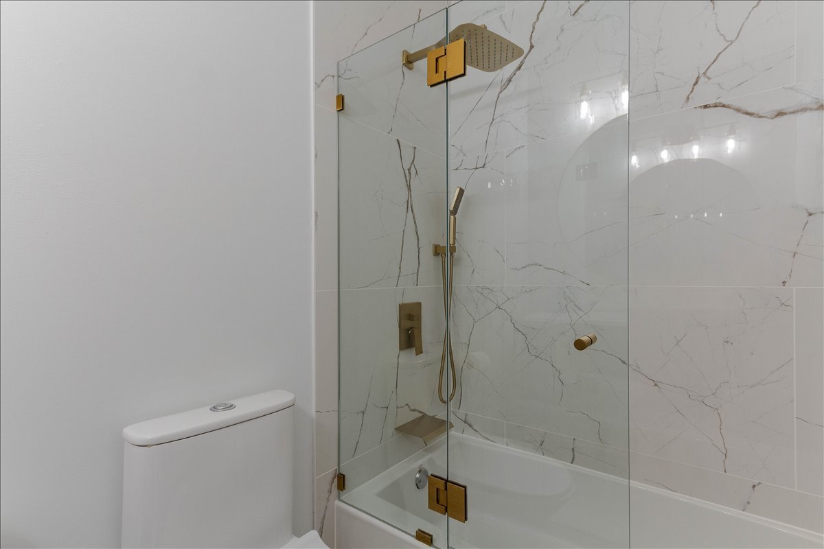 7028 North Ridge Boulevard, Unit 2S Chicago, IL 60645 - Photo 18 of 25