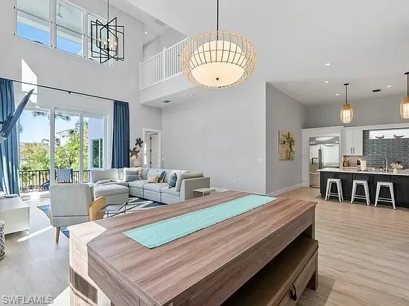 $4,978,000 | 515 91st Avenue North, Naples, FL 34108