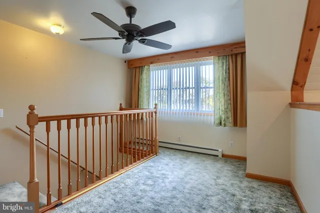 a view of room and utility room