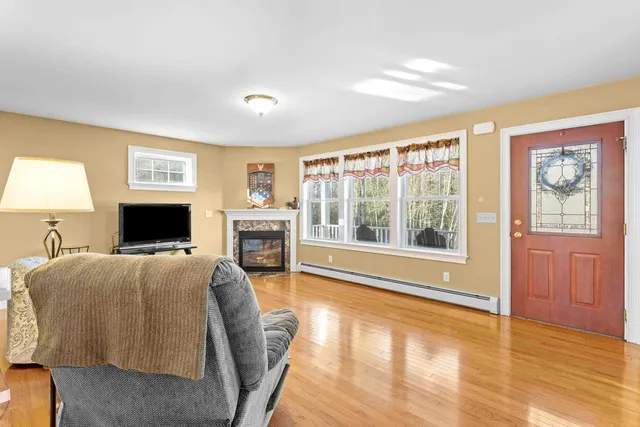 $695,000 | 10 Pacific Drive, Dover, NH 03820