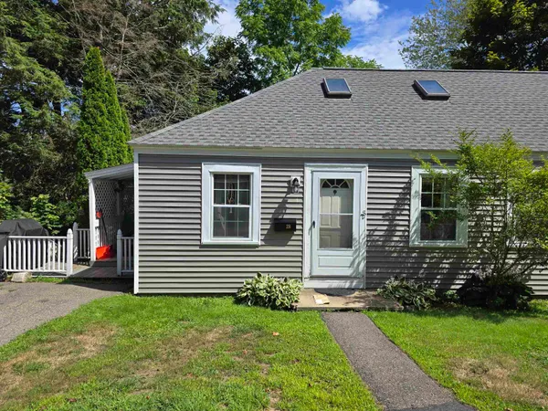 $1,900 | 28 Boush Street, Kittery, ME 03904
