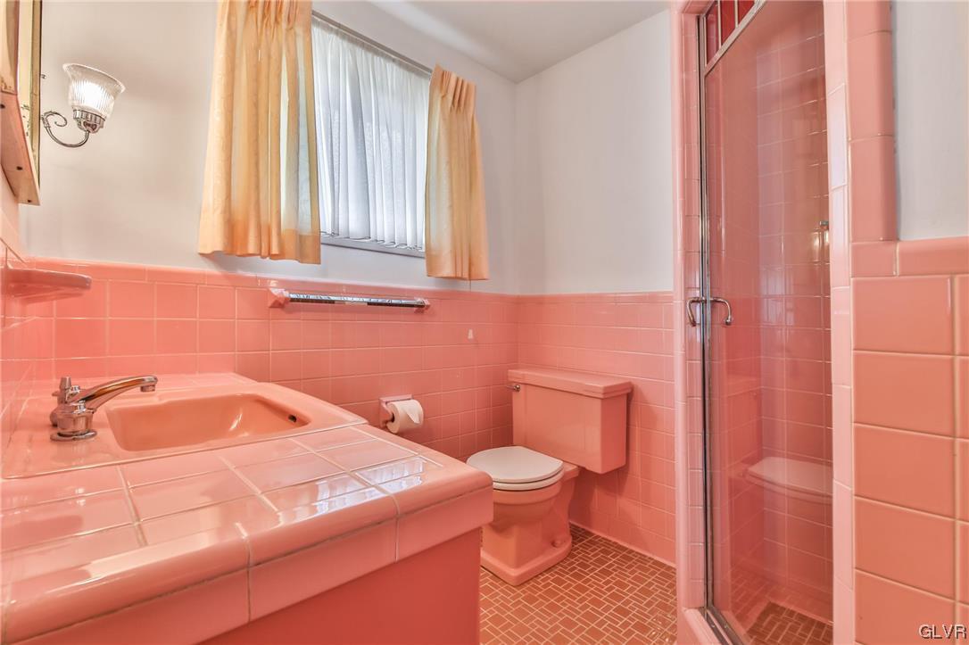 330 Wedgewood Road Bethlehem, PA 18017 - Photo 35 of 47 a bathroom with a sink and a toilet