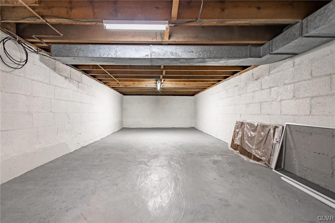 330 Wedgewood Road Bethlehem, PA 18017 - Photo 45 of 47 a view of a garage