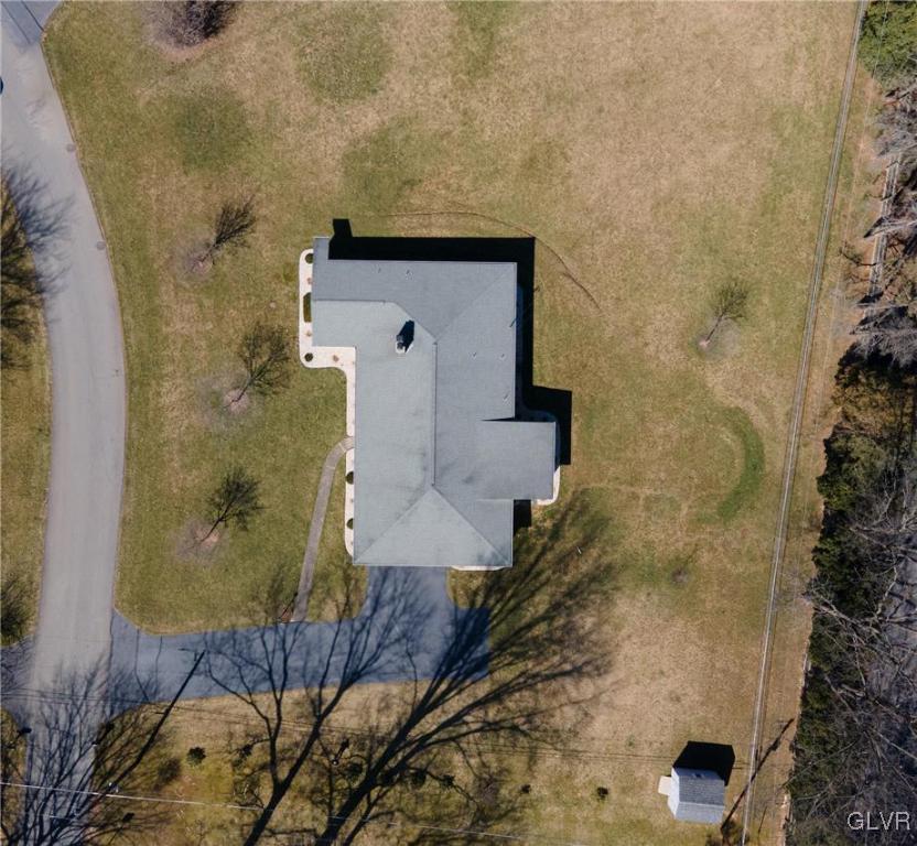 330 Wedgewood Road Bethlehem, PA 18017 - Photo 47 of 47 view of a bathroom