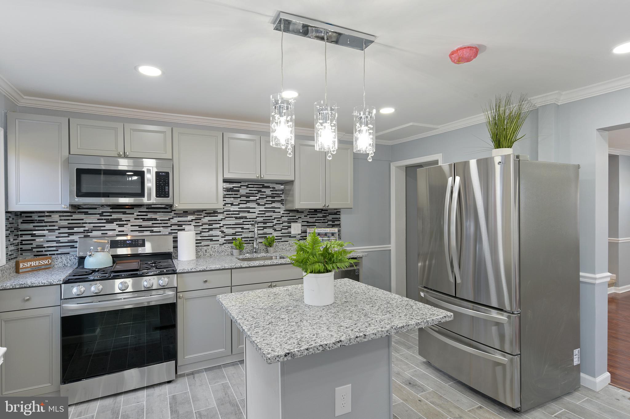 433 South Wickham Road Baltimore, MD 21229 - Photo 1 of 26