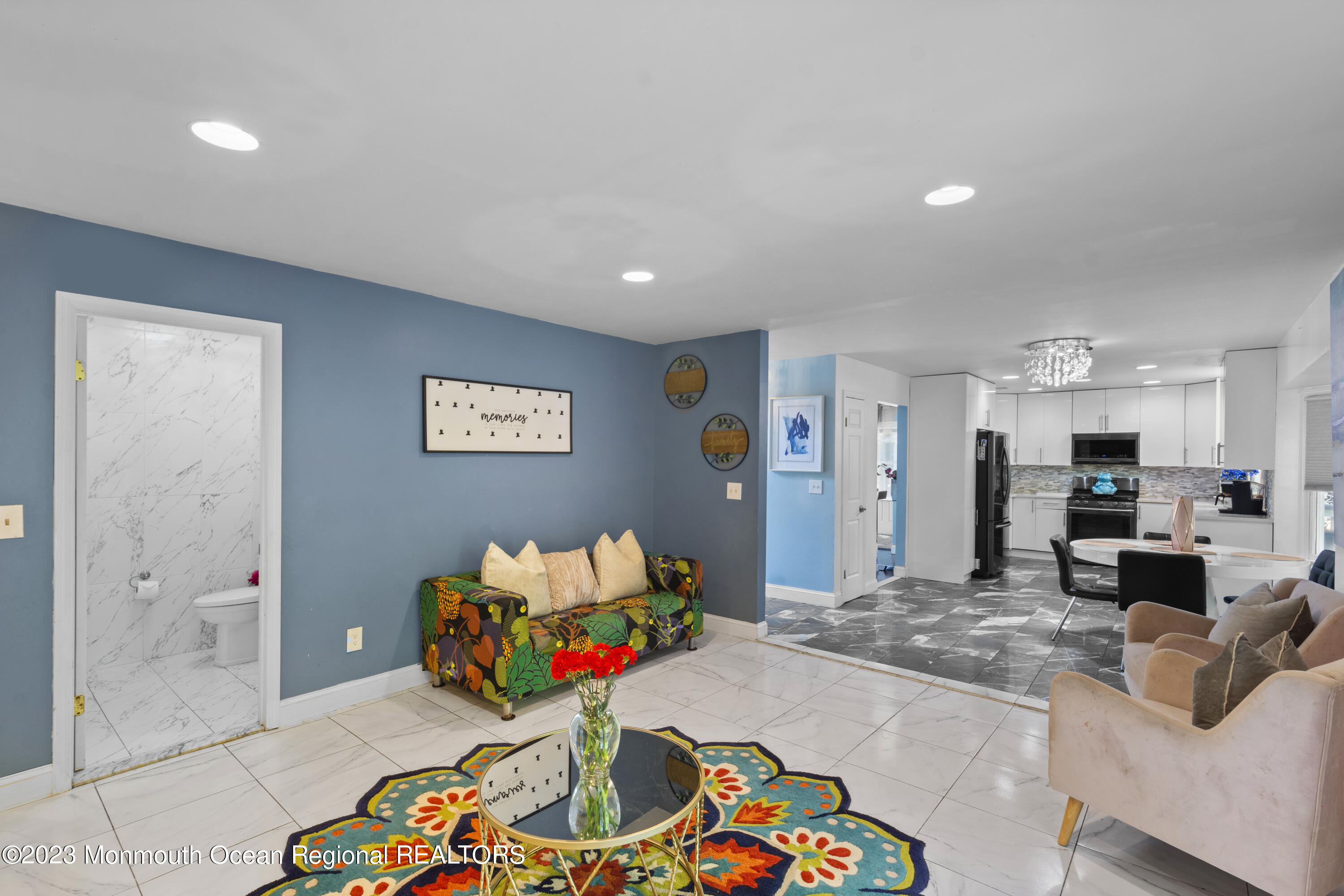 758 Anderson Road Jackson, NJ 08527 - Photo 14 of 35 a living room with furniture and a table