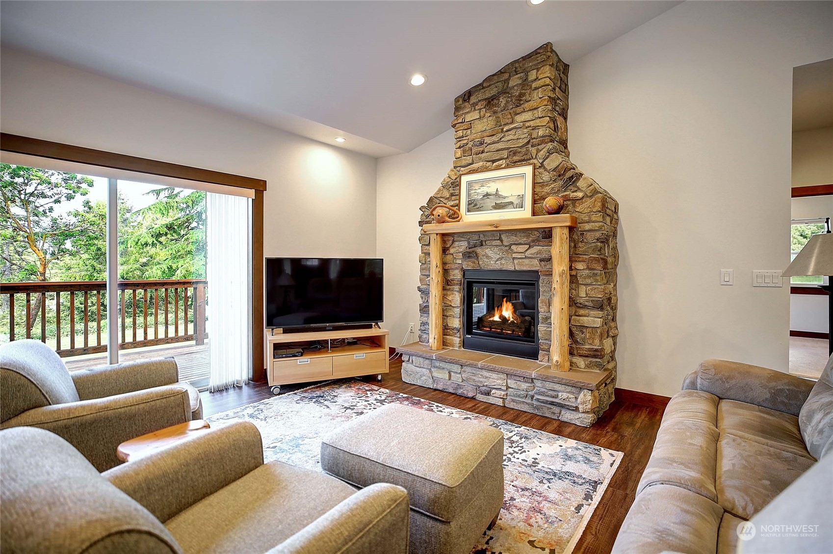 545 Rozeway Place Camano Island, WA 98282 - Photo 8 of 40 Gallery Image 8