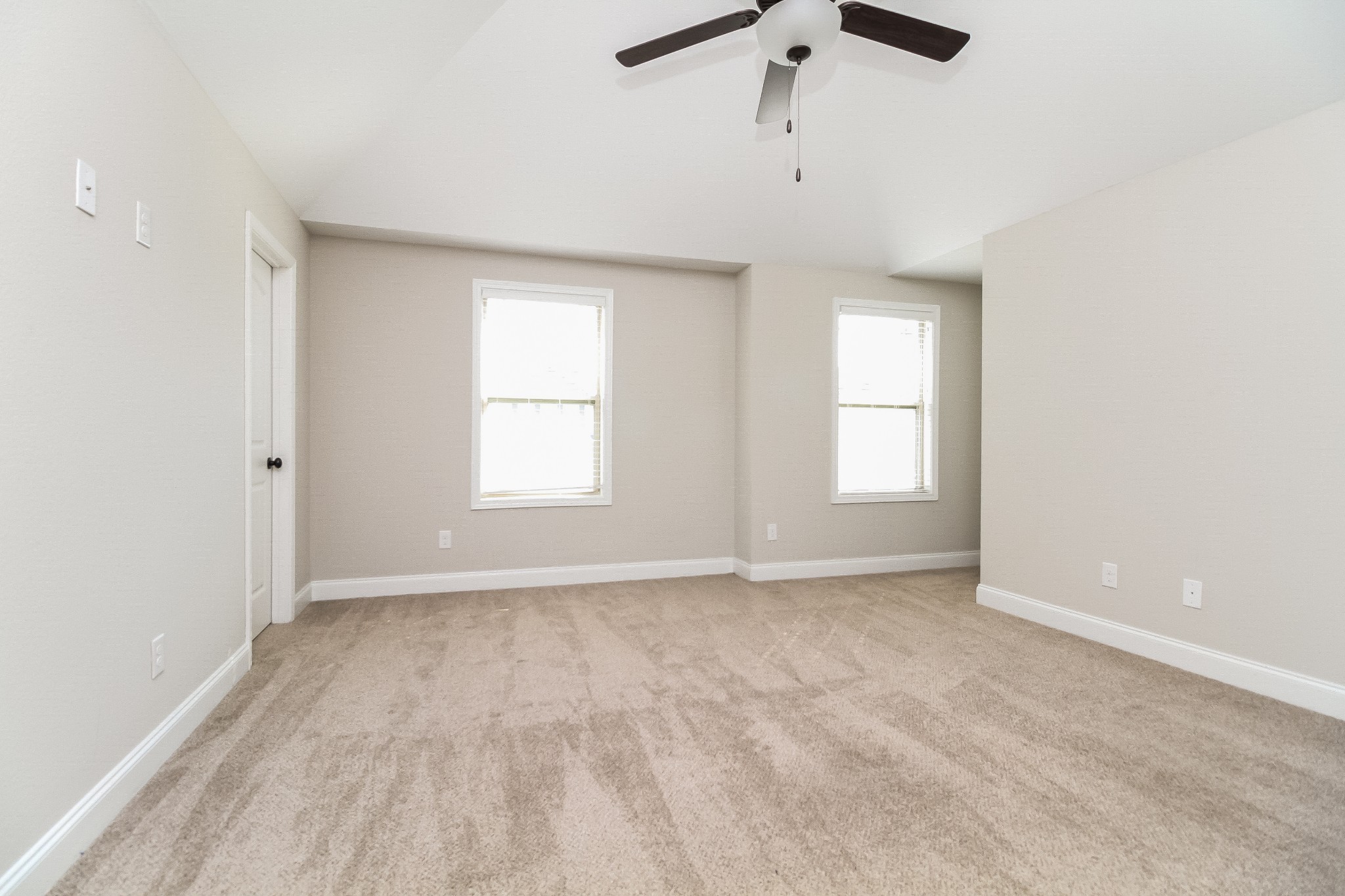 1237 Catawba Way Murfreesboro, TN 37130 - Photo 8 of 18 an empty room with windows and fan