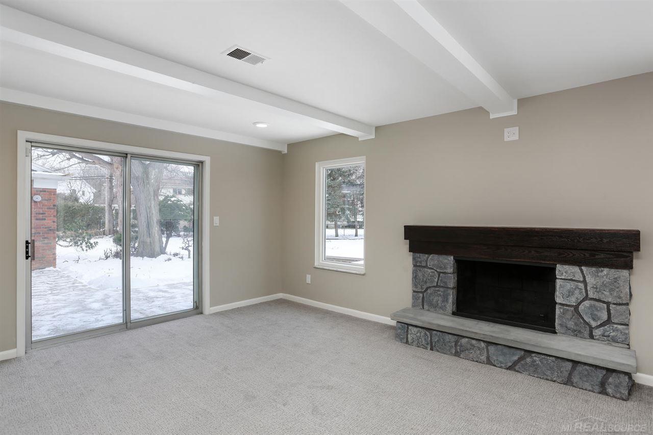 925 Ballantyne Road Grosse Pointe Shores, MI 48236 - Photo 12 of 32