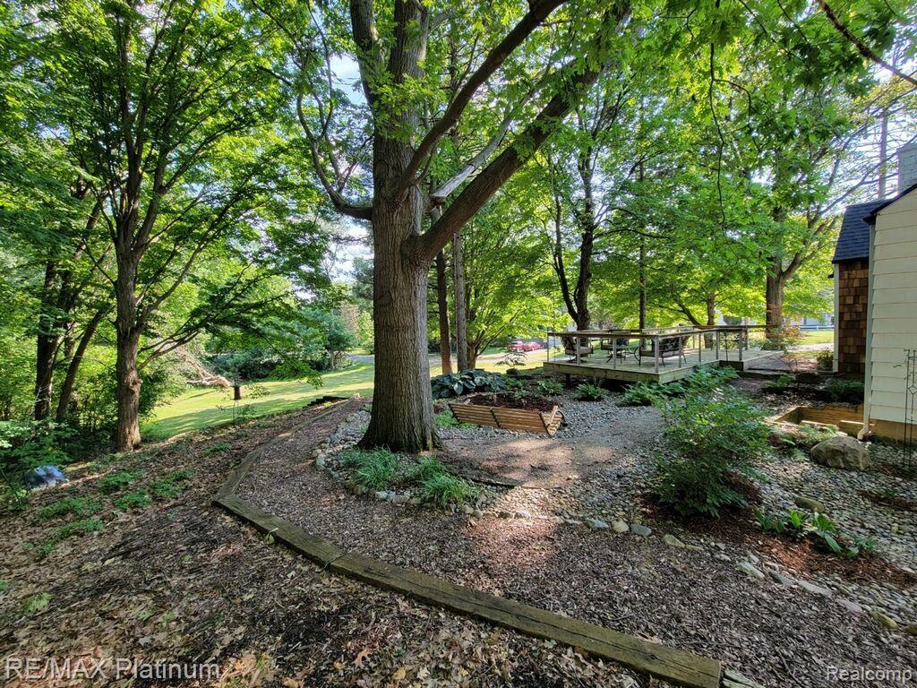910 Dryer Farm Road Lansing, MI 48917 - Photo 7 of 25 Gallery Image 7