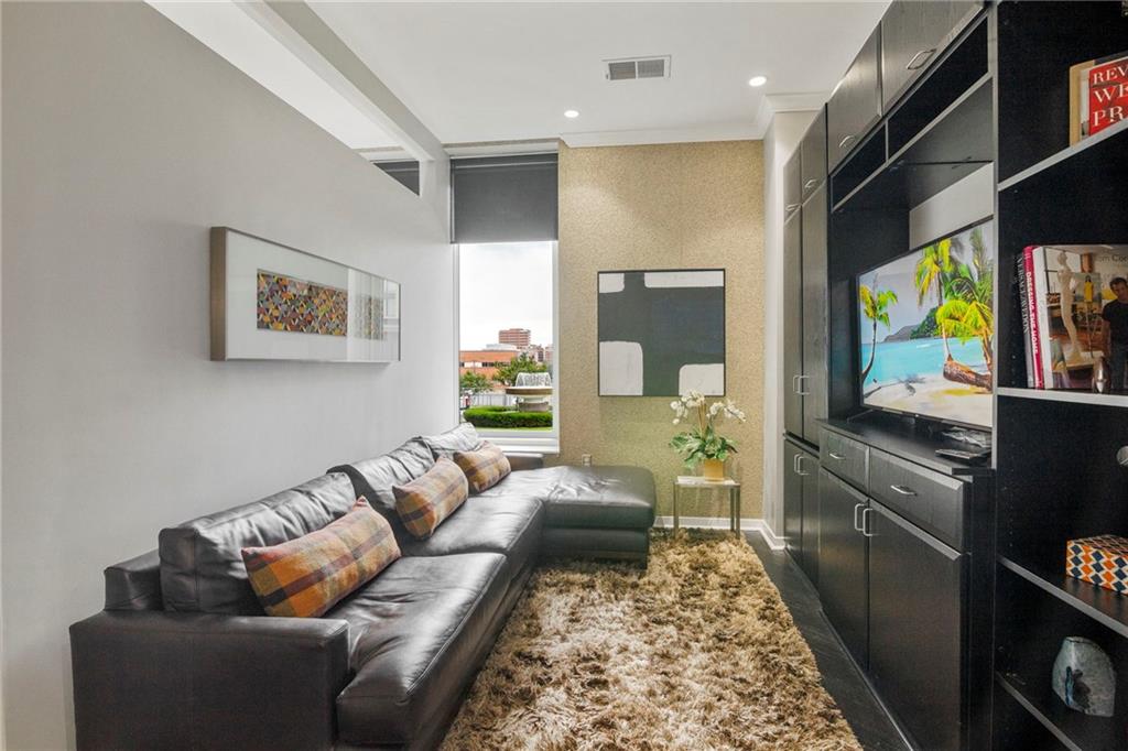 4545 Wornall Road, Unit LE4 Kansas City, MO 64111 - Photo 12 of 30