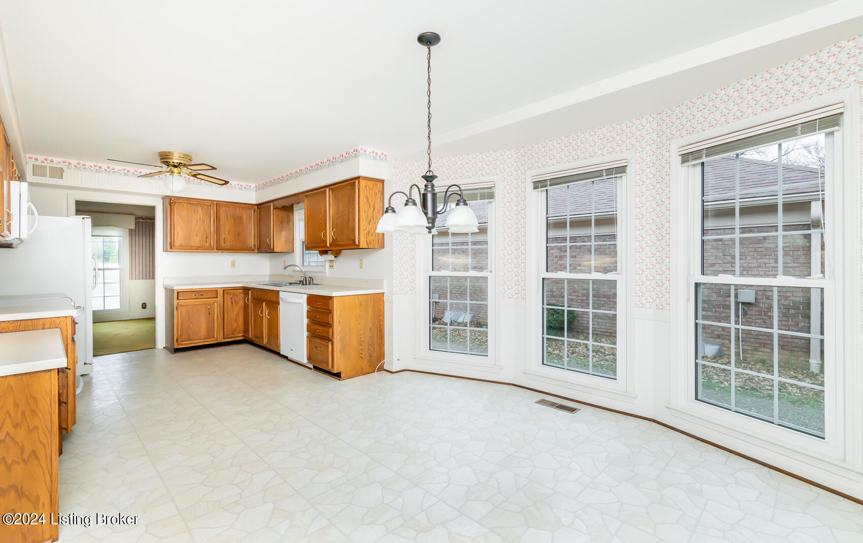 2415 Hayward Road Louisville, KY 40242 - Photo 36 of 88 HWR-136