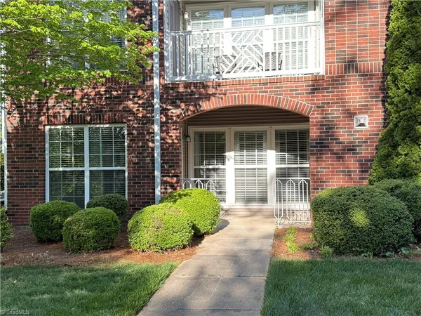 $1,350 | 130 Shallowford Reserve Drive, Unit 101, Lewisville, NC 27023