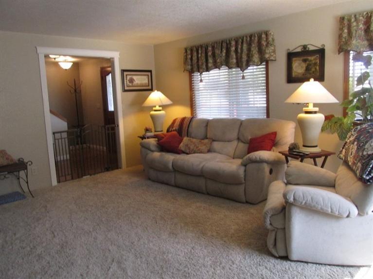 398 Brandon Street Central Point, OR 97502 - Photo 9 of 24 Additional Photo