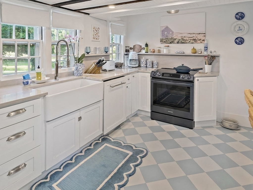 583 Main Street Hingham, MA 02043 - Photo 16 of 39