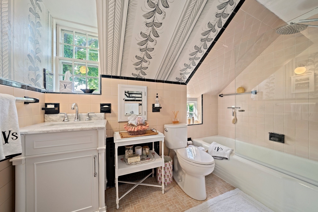 583 Main Street Hingham, MA 02043 - Photo 21 of 39